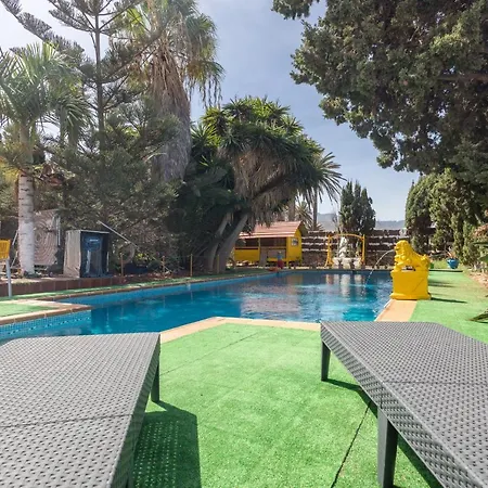 2br House - Private Pool & Terrace Holiday home *