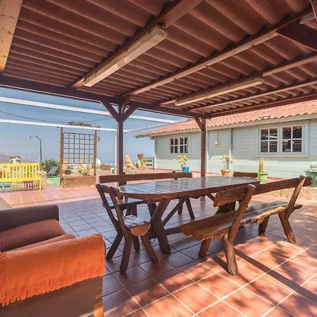 2br House - Private Pool & Terrace